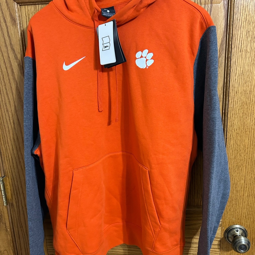 Nike Clemson Tigers Hooded Pullover Sweatshirt. Nike Sample.